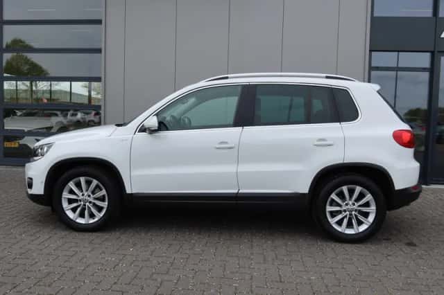 Volkswagen Tiguan (2014) thumbnail 3
