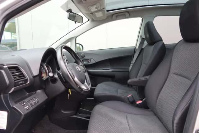Toyota Verso (2011) thumbnail 5