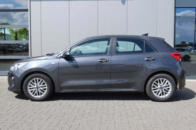 Kia Rio (2019) thumbnail 3