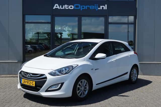 Hyundai i30 (2016) thumbnail 1