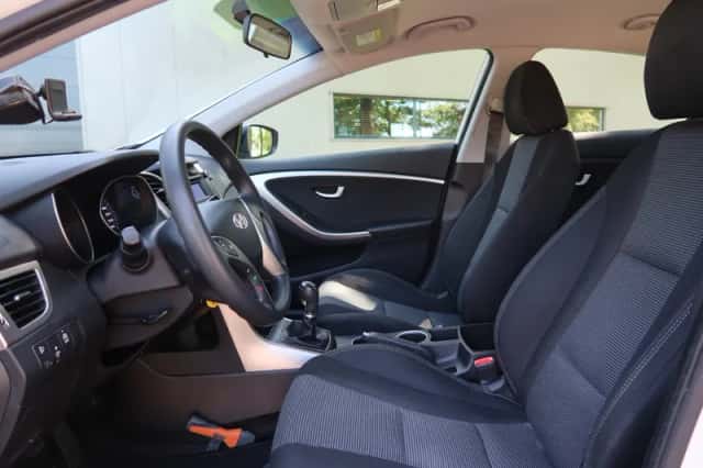 Hyundai i30 (2016) thumbnail 5