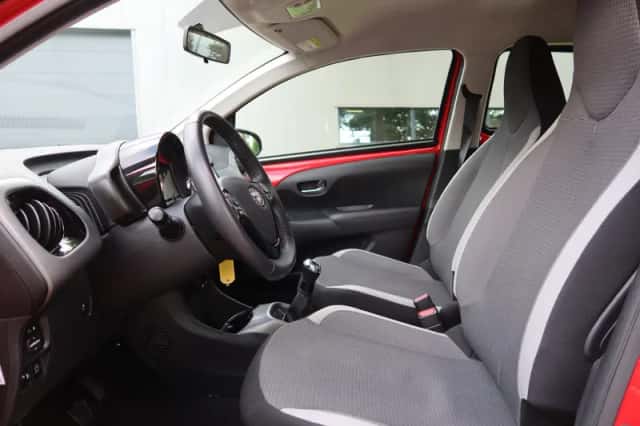 Toyota Aygo (2022) thumbnail 5