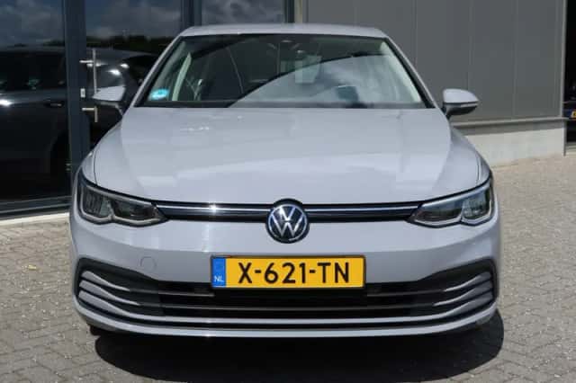 Volkswagen Golf (2024) thumbnail 2
