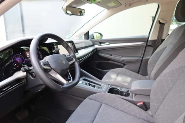 Volkswagen Golf (2024) thumbnail 6