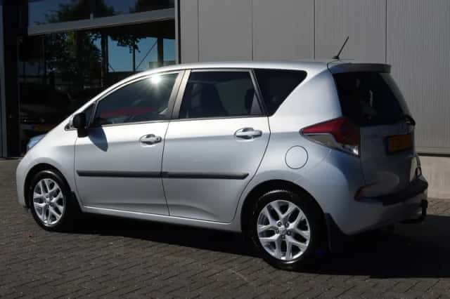 Toyota Verso (2015) thumbnail 4