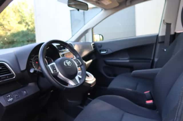 Toyota Verso (2015) thumbnail 6