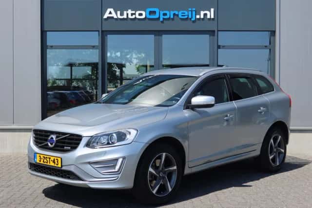 Volvo XC60 (2015) thumbnail 1