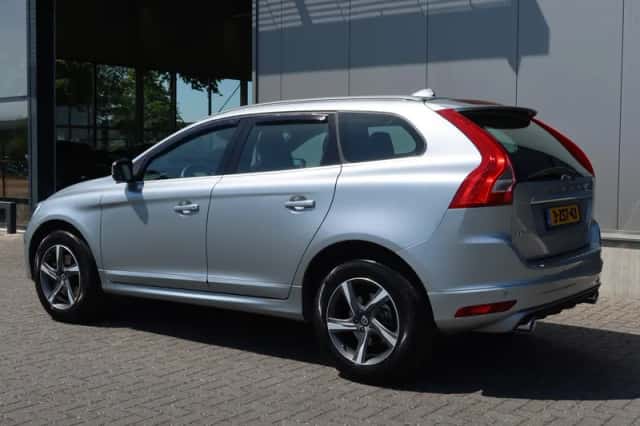 Volvo XC60 (2015) thumbnail 4