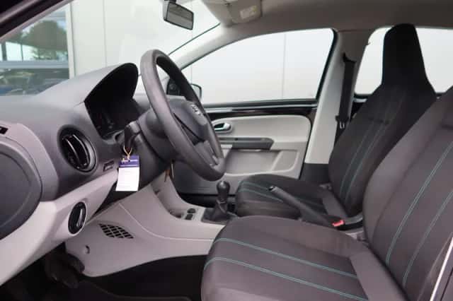 SEAT Mii (2016) thumbnail 5