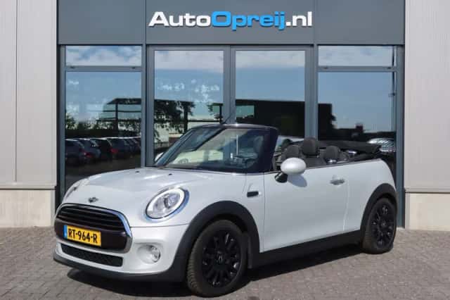 MINI Cooper (2018) thumbnail 1