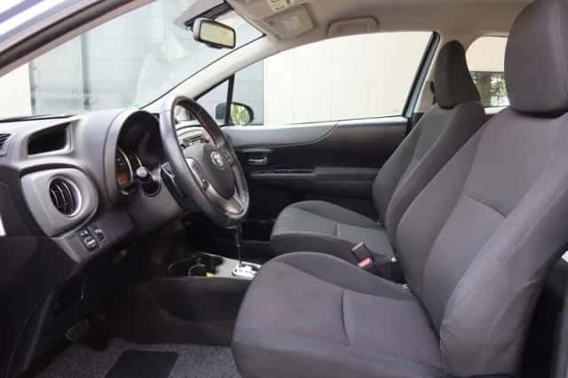 Toyota Yaris (2012) thumbnail 5