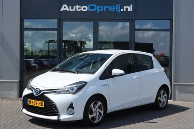 Toyota Yaris (2016) thumbnail 1