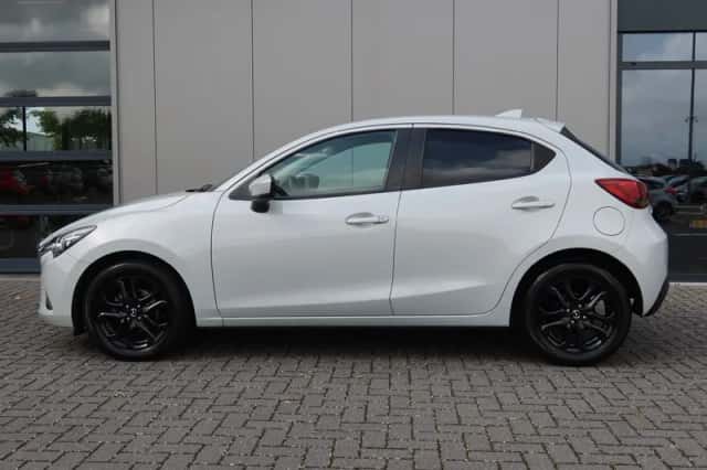 Mazda 2 (2019) thumbnail 3