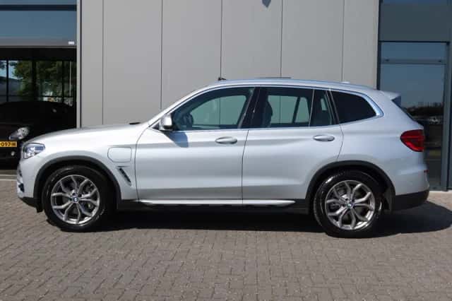 BMW X3 (2020) thumbnail 3