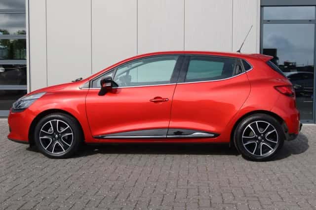 Renault Clio (2015) thumbnail 3