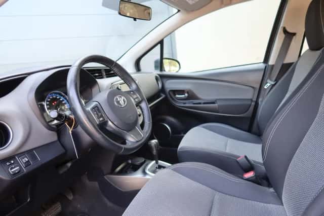 Toyota Yaris (2016) thumbnail 6