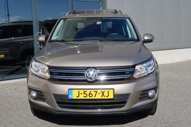 Volkswagen Tiguan (2014) thumbnail 2