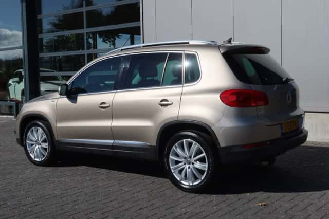 Volkswagen Tiguan (2014) thumbnail 4