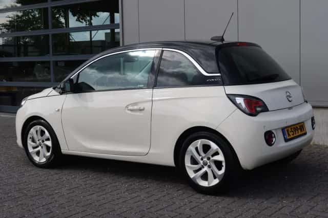 Opel Adam (2017) thumbnail 4