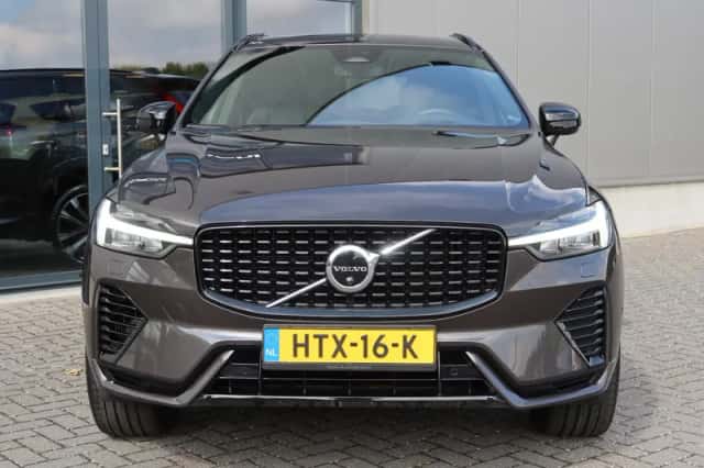 Volvo XC60 (2021) thumbnail 2
