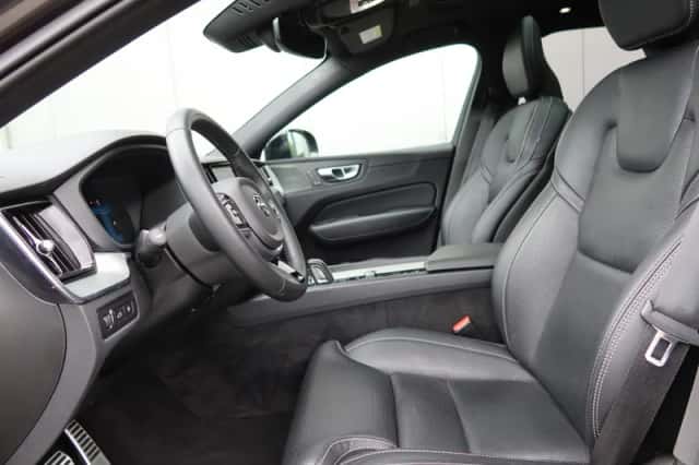 Volvo XC60 (2021) thumbnail 5
