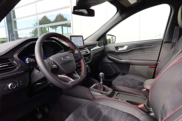 Ford Kuga (2023) thumbnail 6