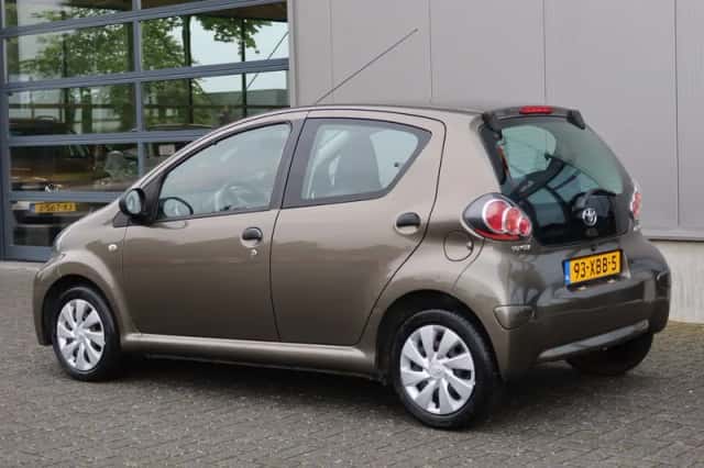 Toyota Aygo (2012) thumbnail 4