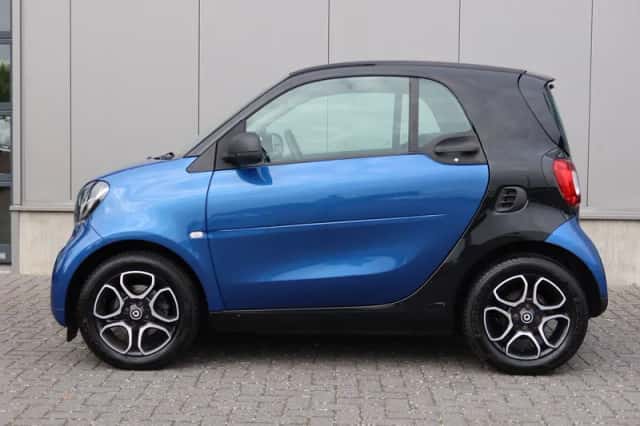 Smart ForTwo (2015) thumbnail 3