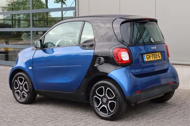Smart ForTwo (2015) thumbnail 4