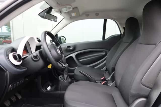 Smart ForTwo (2015) thumbnail 5
