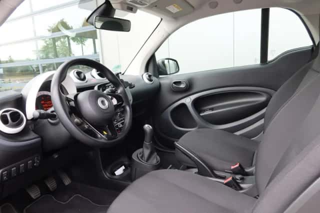 Smart ForTwo (2015) thumbnail 6
