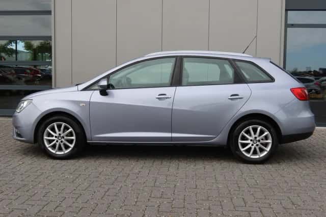 SEAT Ibiza (2017) thumbnail 3