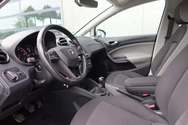 SEAT Ibiza (2017) thumbnail 6