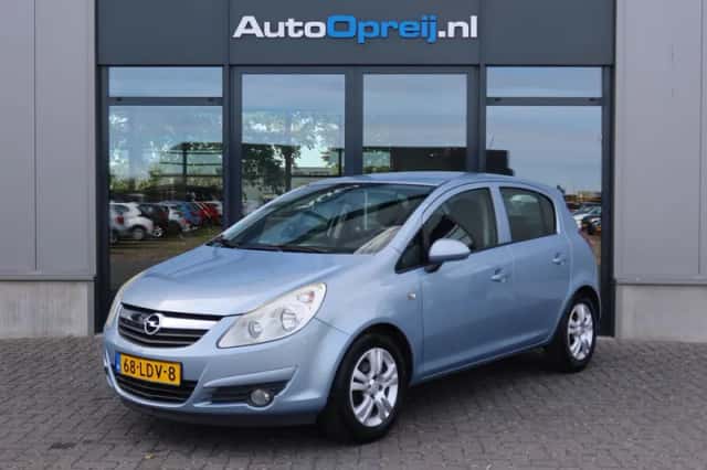 Opel Corsa (2010) thumbnail 1