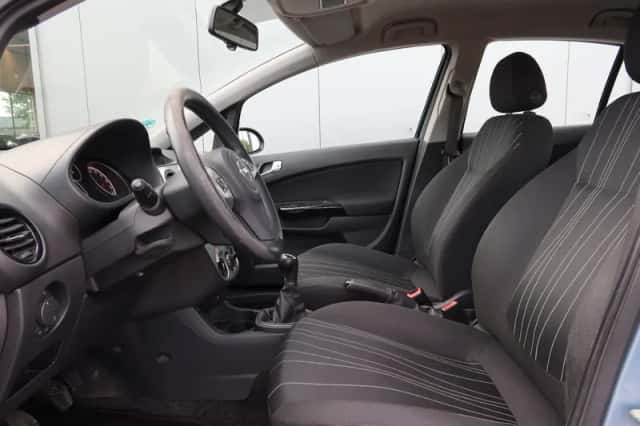 Opel Corsa (2010) thumbnail 5