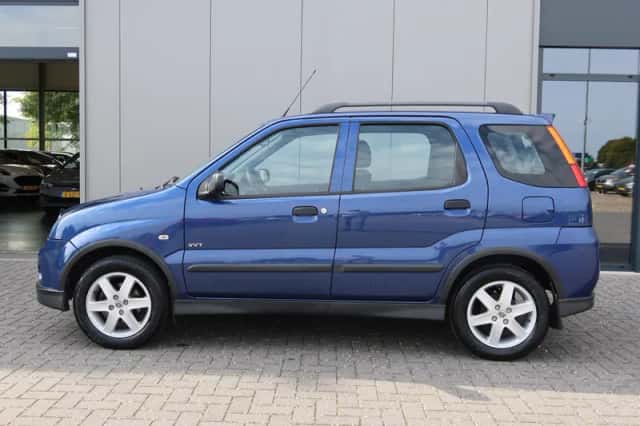 Suzuki Ignis (2004) thumbnail 3