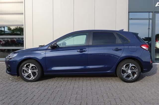 Hyundai i30 (2021) thumbnail 3