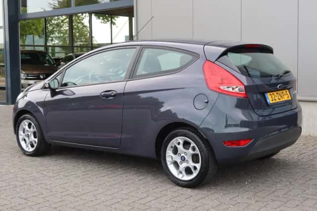 Ford Fiesta (2012) thumbnail 4