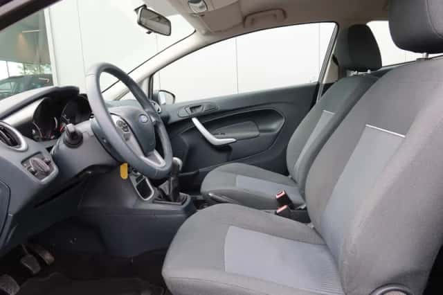 Ford Fiesta (2012) thumbnail 5