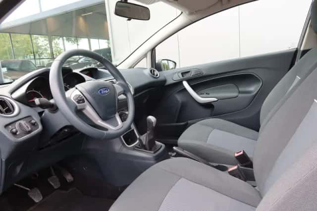 Ford Fiesta (2012) thumbnail 6