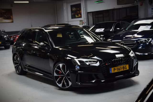 Audi RS 4 (2018) thumbnail 1