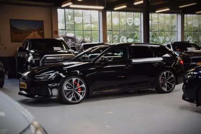 Audi RS 4 (2018) thumbnail 4