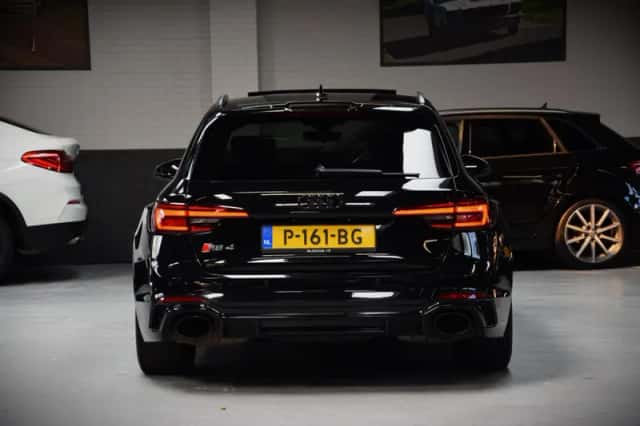 Audi RS 4 (2018) thumbnail 5