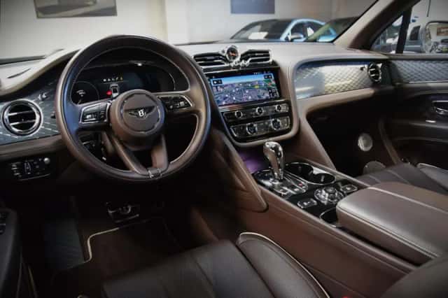 Bentley Bentayga (2022) thumbnail 3