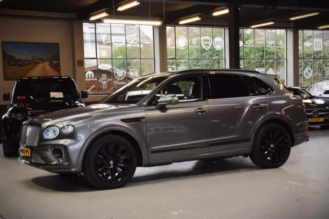 Bentley Bentayga (2022) thumbnail 4