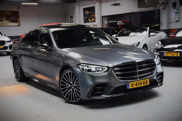 Mercedes-Benz S-Klasse (2023) thumbnail 1