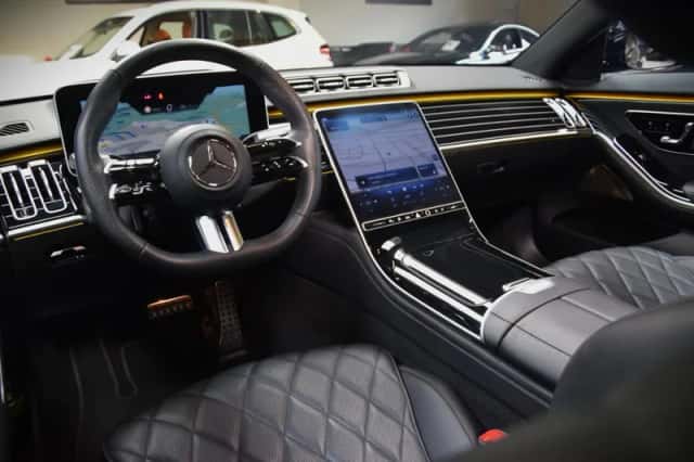Mercedes-Benz S-Klasse (2023) thumbnail 3