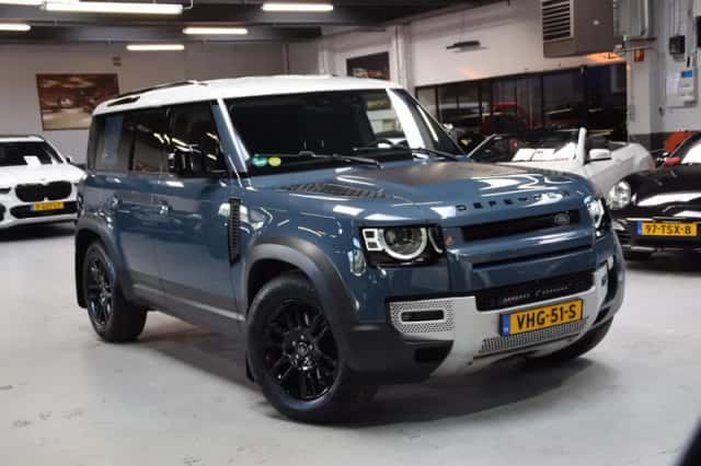 Land Rover Defender (2020) thumbnail 1