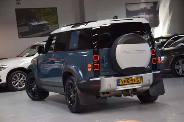 Land Rover Defender (2020) thumbnail 2