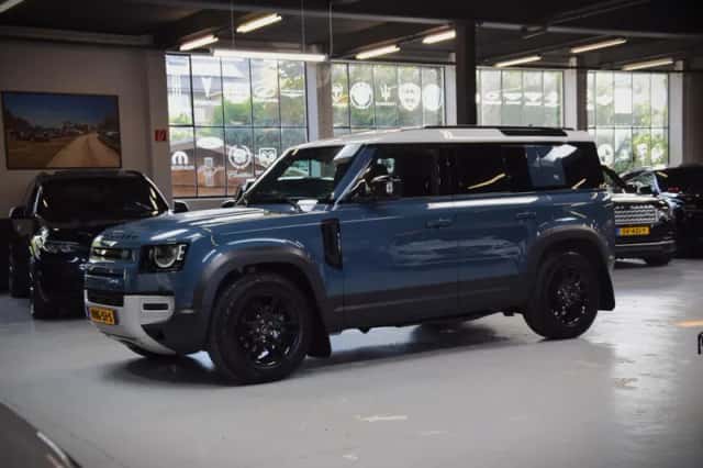 Land Rover Defender (2020) thumbnail 4